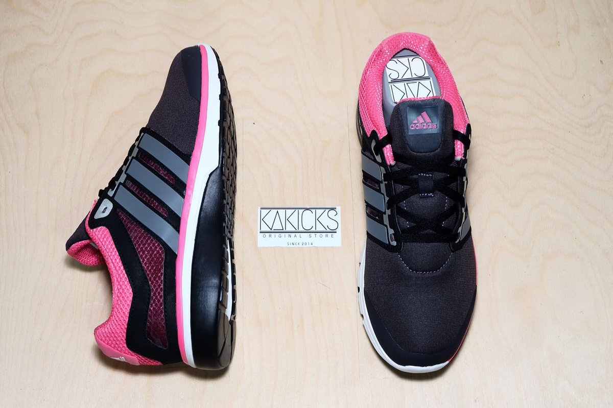 Adidas Turbo Elite W
Grey/Black/Pink
Size 40
BNWB
IDR 350K
<a href="/bewok_sneakers/">Bewok.2ndbrand</a> <a href="/originkicks/">ORIGINKICKS</a> @jejualsepatu
