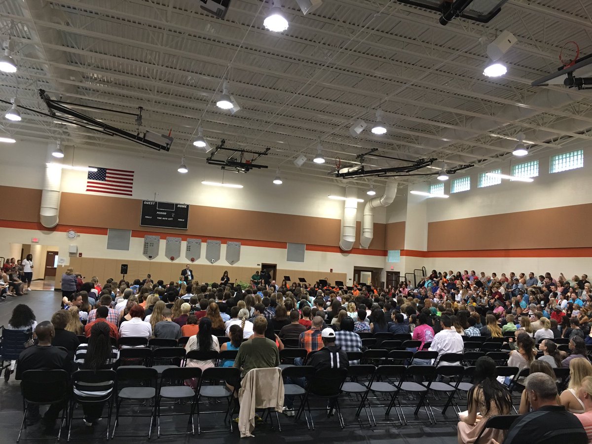 mrsCoach14's tweet photo. It's a full house @RBStewartMS for 8th grade promotion. https://t.co/9clyrW71Rd