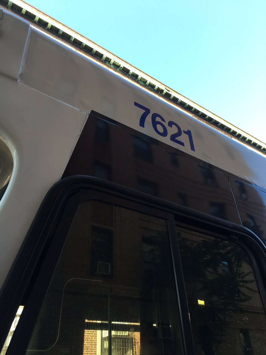 TyForHelping's tweet image. This needs to stop @MTA buses are picking up people not in the bus stops just in middle to the block it's a shame