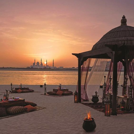 luxsandstorm's tweet photo. The Lux Beach Life. 
#Lux #Luxury #BeachLife #Travel #Beach #Babe #Sunset #Party #Explore #TravelTuesday https://t.co/rOxl37ukIg