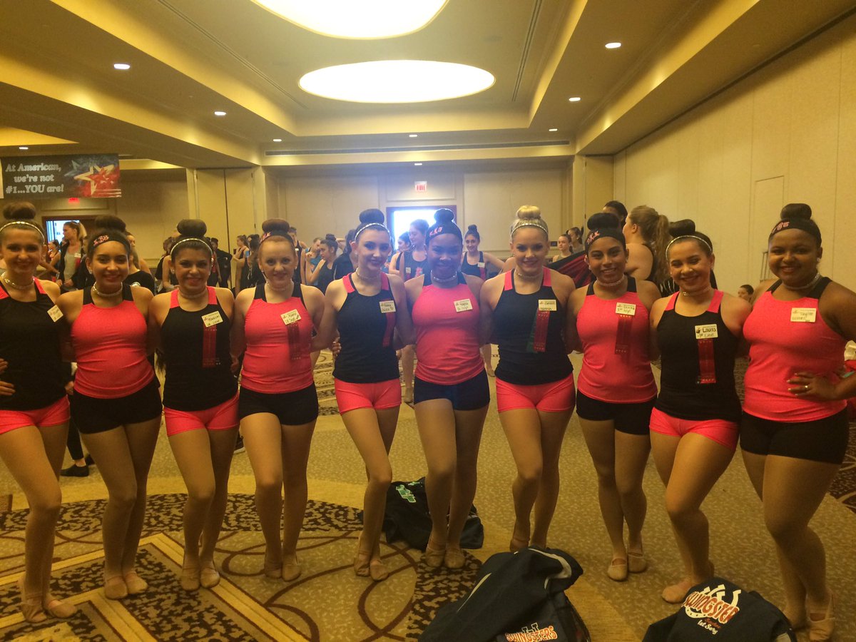 SwingstersSHS's tweet image. We are ready for day 2!!! #fly5 #fresh5 #danceadts2016 #prettyinpink 💗🎀