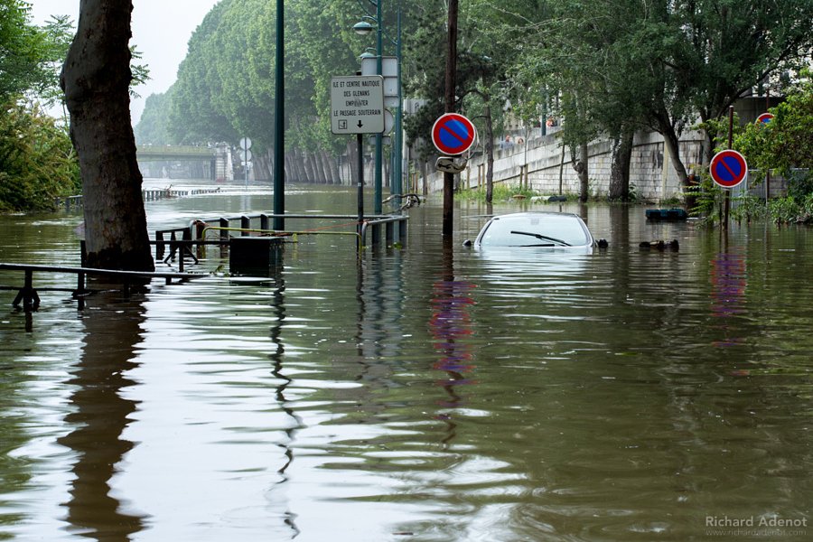 500px's tweet photo. Dramatic Photos Reveal What Paris Looks Like Submerged In Flood: https://t.co/fQITiyZsfb #TravelTuesday https://t.co/WdjJXM6efl