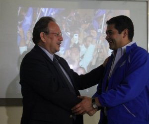 hondudiario's tweet photo. Secretario del RNP, Fernando Anduray, admite que a la par del cargo, trabaja para la reelección de Juan Hernández. https://t.co/mckquYsGLU