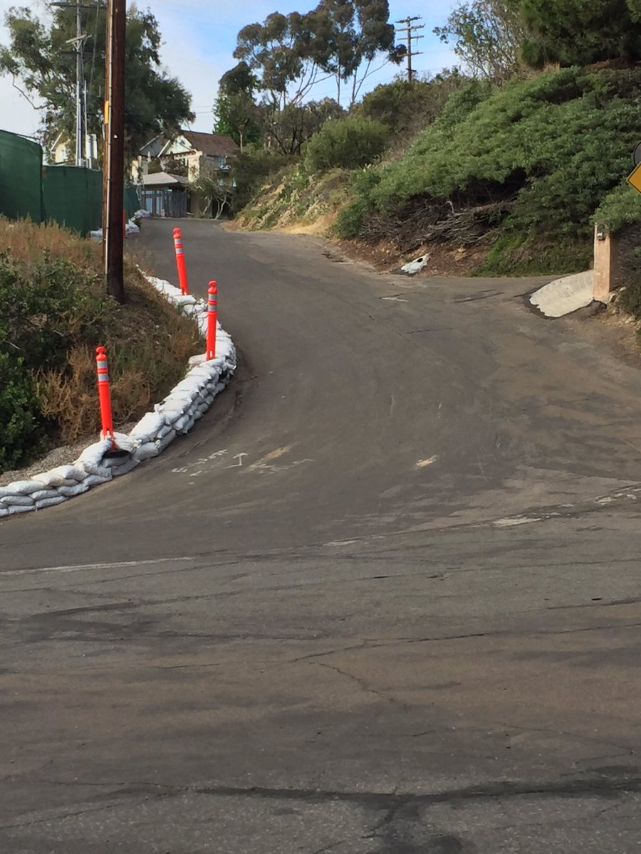 b_roox's tweet photo. @Jakeschady 10 rounds hill repeats and 15 push-ups. The pic does no justice. #socal #vaca https://t.co/uBhUwMHlFU