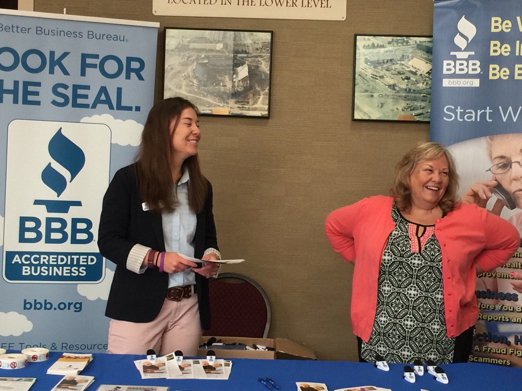 CarmenzaAARP's tweet photo. .@TheFirstBBB ready to answer ur  fraud protection questions @ #FMScamJam @AARP_ND @aarpmn  @JayHaapala @cathymcleer https://t.co/ZVowx46G02