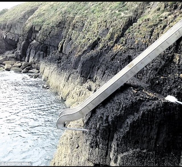__leylazx's tweet photo. #AQAEnglishLang lol will be jumping off this cliff top on results day when I see my grade https://t.co/UiHU8lZseE