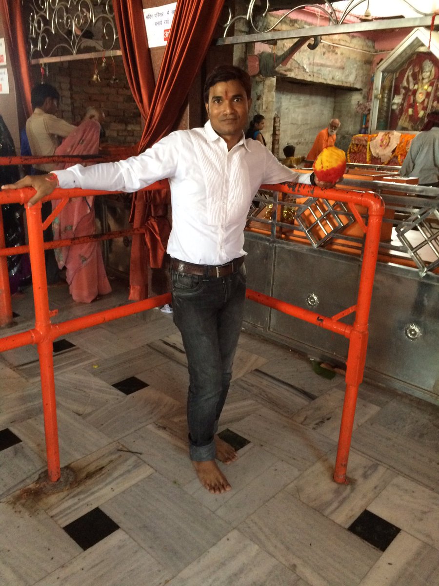 AdDeepakverma's tweet photo. मैं आज मन्दिर गया था 
मन बहुत शांत हुआ दिल से ख़ुश हूँ https://t.co/USFDQiiRd9