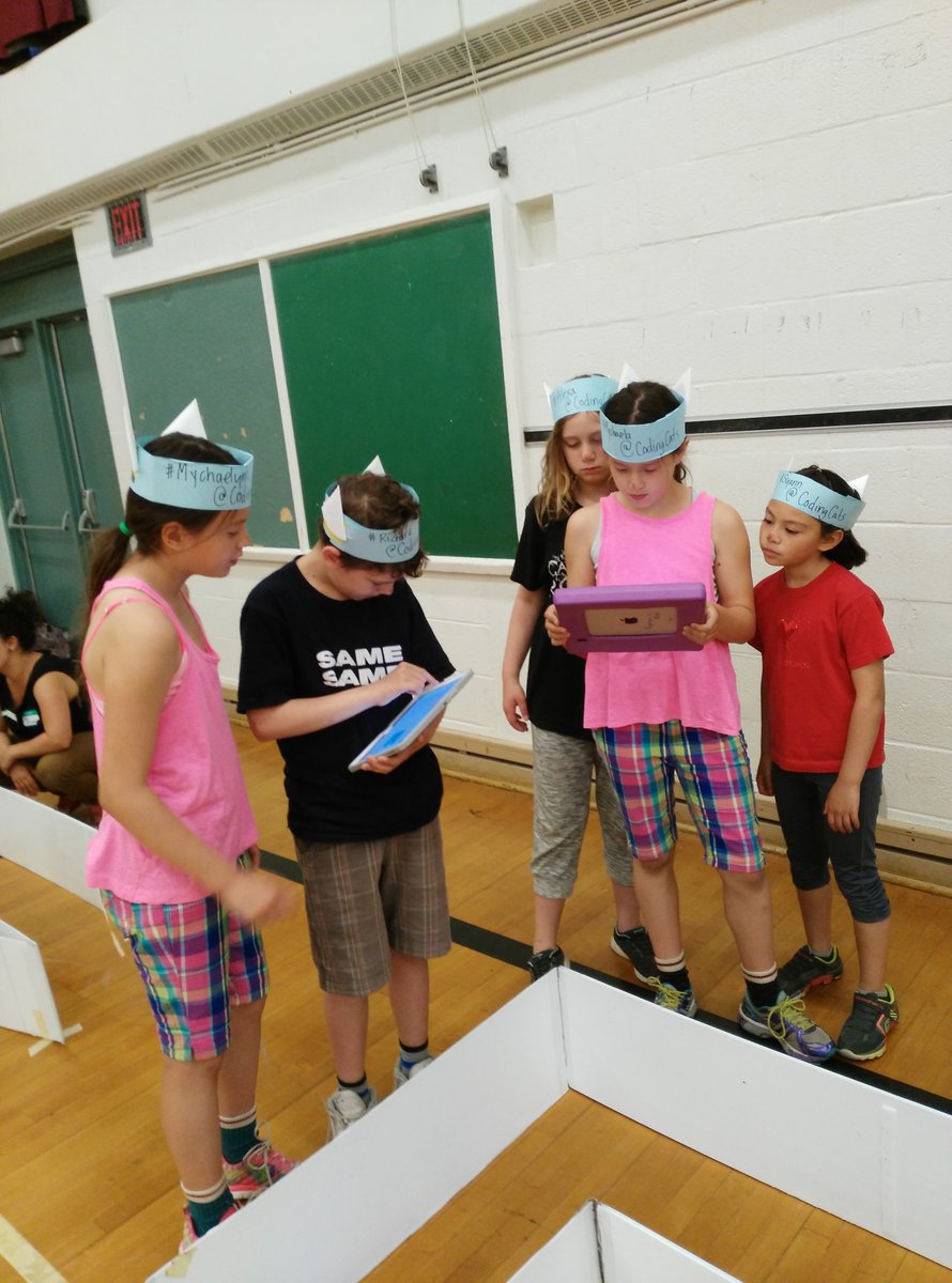 EmilyMyhr's tweet image. Challenge Station 3 @logicsacademy #codingolympics #Team16 #CodingCats  @RyersonCS
