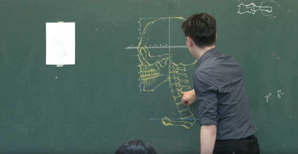 thisiscolossal's tweet photo. This illustrator means business when he gets out the chalk to teach anatomy. https://t.co/ZSUub1MQYp https://t.co/j3xhRAjSzl