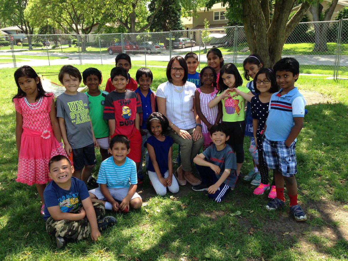 mrsarias1's tweet photo. Wishing you fun summer adventures! Thanks for the memories...❤️ #ivyhilleague https://t.co/1WDC0VPasj