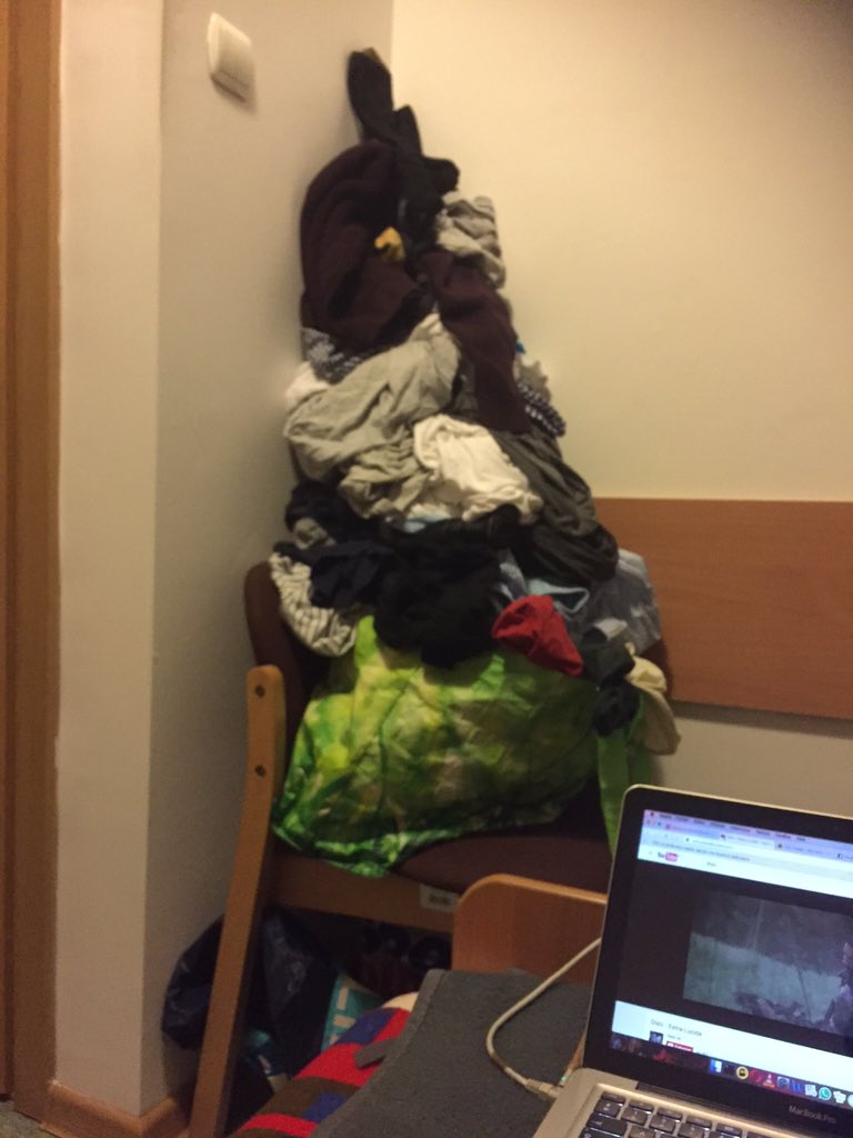 UnderskorCandy's tweet photo. 10:22 PM | "The Chair". I'm going back in France in two weeks https://t.co/YIjFpg134x