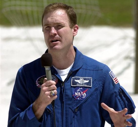 nycjim's tweet image. Former space shuttle astronaut charged with murder in fatal car wreck. bigstory.ap.org/f5c59a661f8641…
