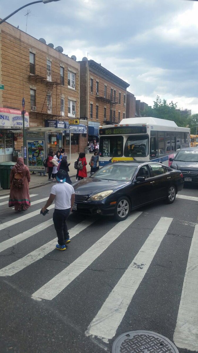 TyForHelping's tweet image. And here we got again @MTA @NYCTBus bus is picking up in middle the street not at the bus stop 18ave and McDonald