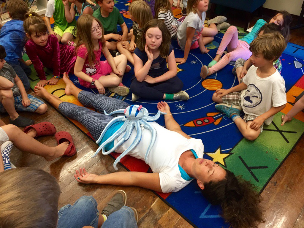 msMecksclass's tweet photo. Learning another way to meditate with the incredible Ms. Skoog #QAE #mindfulmoments https://t.co/Vb0V14q4jl