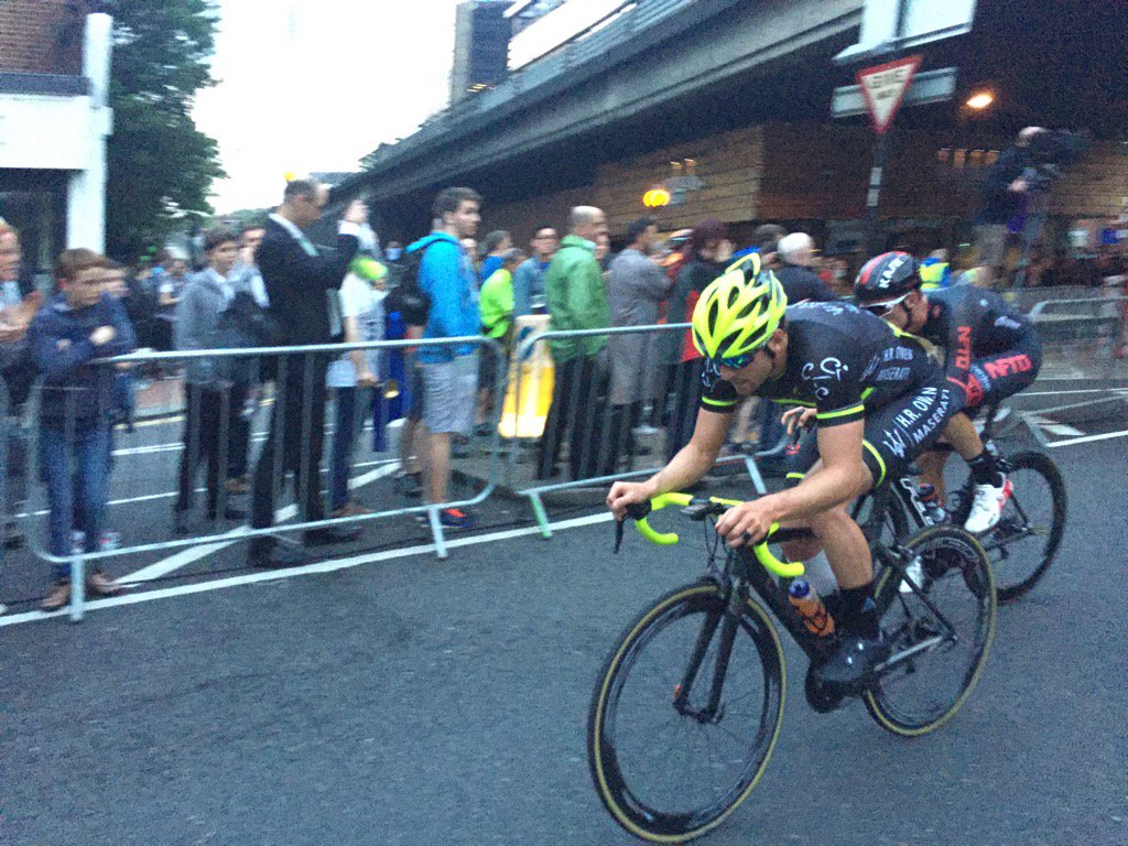 MikeProcter's tweet image. The leaders @TourSeries at 43mins #Croydon