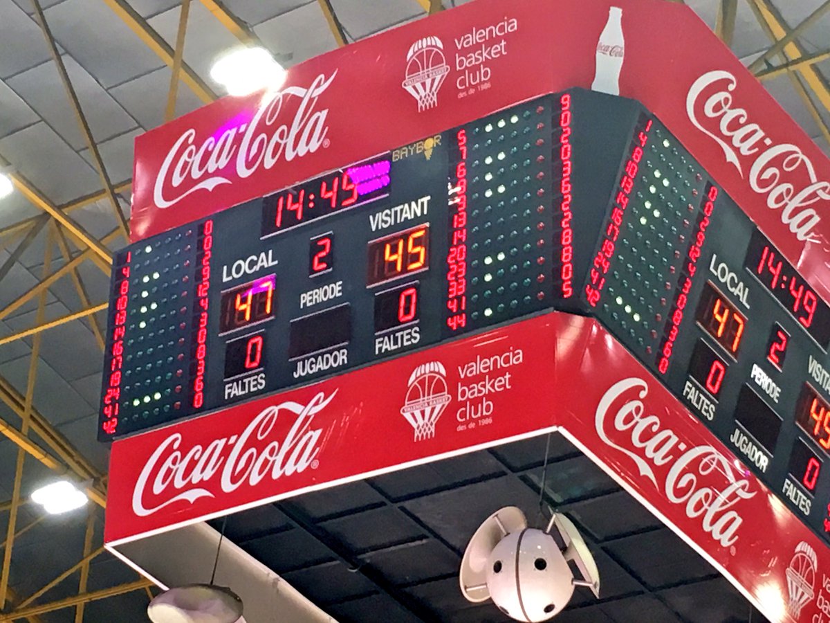 penyaeltriple's tweet photo. Sí se puede, vamos #fonteta @valenciabasket 47-45 @RMBaloncesto #VBCRMB https://t.co/fdydkUQZUU