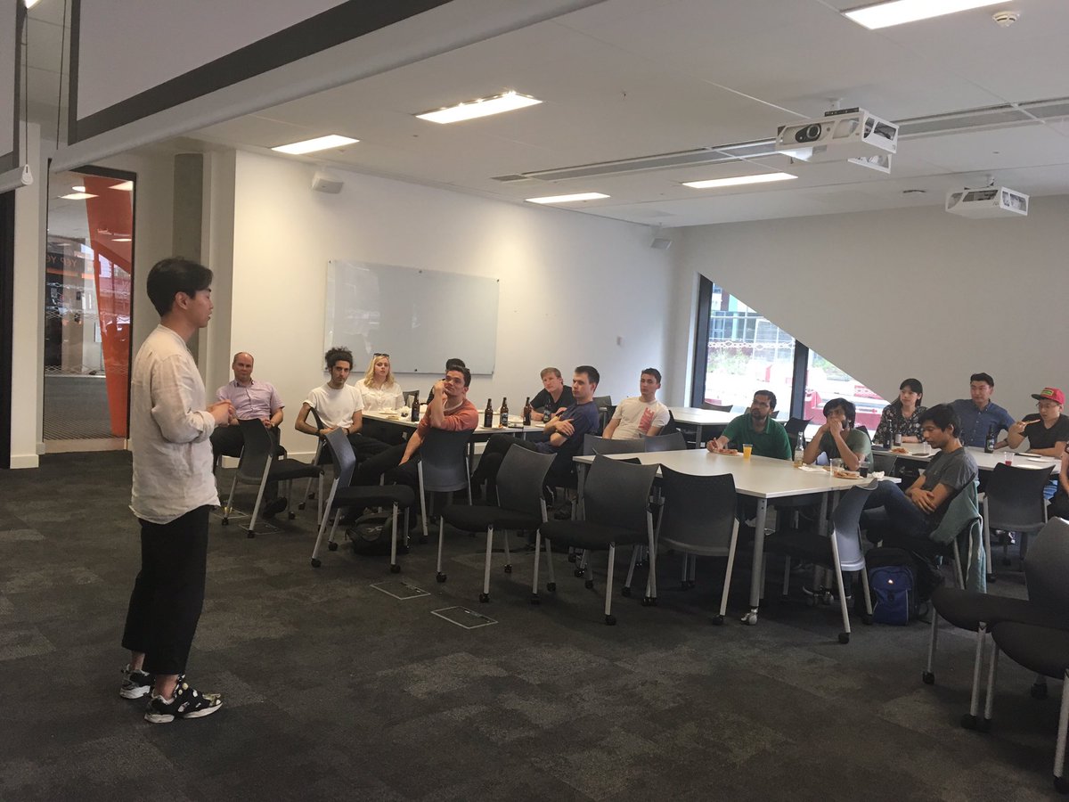 exlondonowl's tweet photo. Great #beerandpizza 4 new #yaccelerator teams to #entrepreneurs #first2days in @SheffCityRegion #accelerate #waytogo https://t.co/0fEcvSnocA