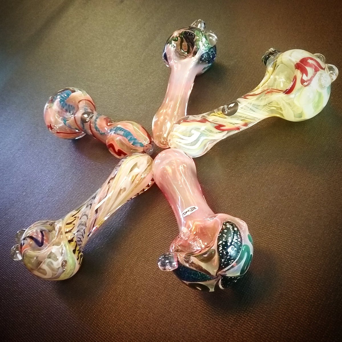 SmokeStash3's tweet photo. #elegant #silverfumed #goldfumed #guyswhosmoke #girlswhosmoke #glassart #glasslife #glassporndaily #colorchange #954 https://t.co/VzKHpVxooH