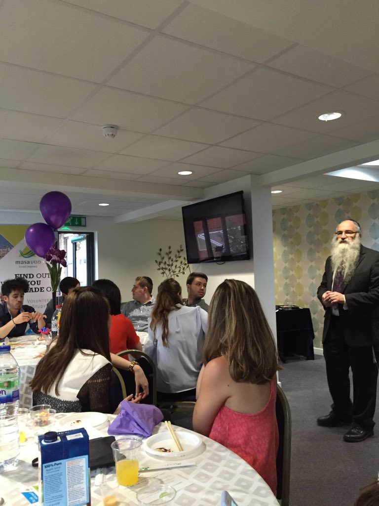 TribeStudent's tweet photo. A warm welcome to @BirminghamJSoc #finalfiesta #leaversdinner from @JewishChaplain #FishelCohen! #tribe #leavers https://t.co/Ew7t55tVUx