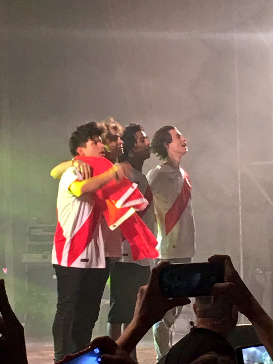 LittleFaith2's tweet photo. @Nashgrier I know someday I see you again ❣ te extraño tanto!! 🇵🇪 #TheWaveInLima https://t.co/3Txs8lC2Xm