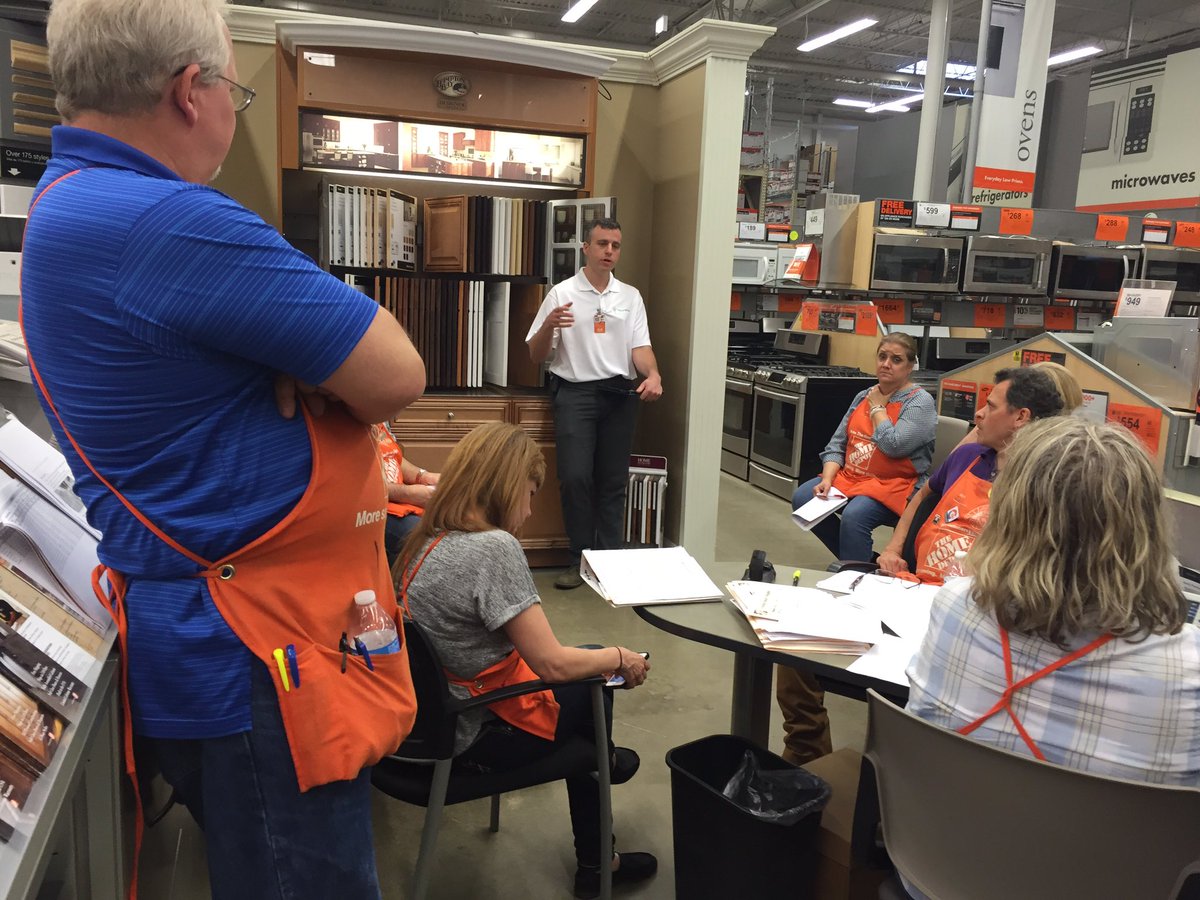 JustinSM0920's tweet photo. Specialty Tuesday, Great Partnerships, Great Knowledge, #graniteinstallers #glassinserts #thomasville https://t.co/zuXaHV13Ze