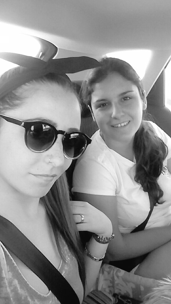 Laura1998vs's tweet photo. Por estar en la buenas y no irte en las malas....💕❤💞💋😻 @MaiikaGarciia https://t.co/UZujiSM2ZY
