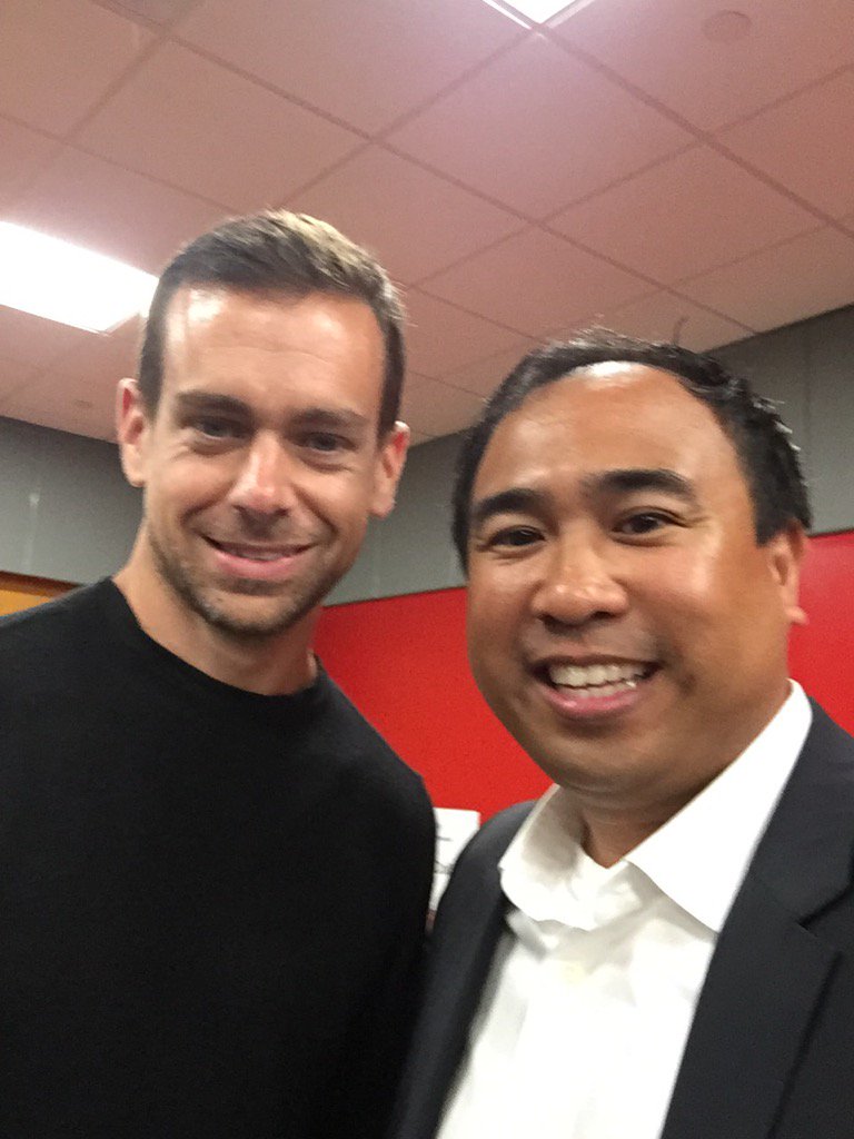CarrotWellness's tweet image. Great simple round table with @jack @warrenbuffet @10KSBDetroit