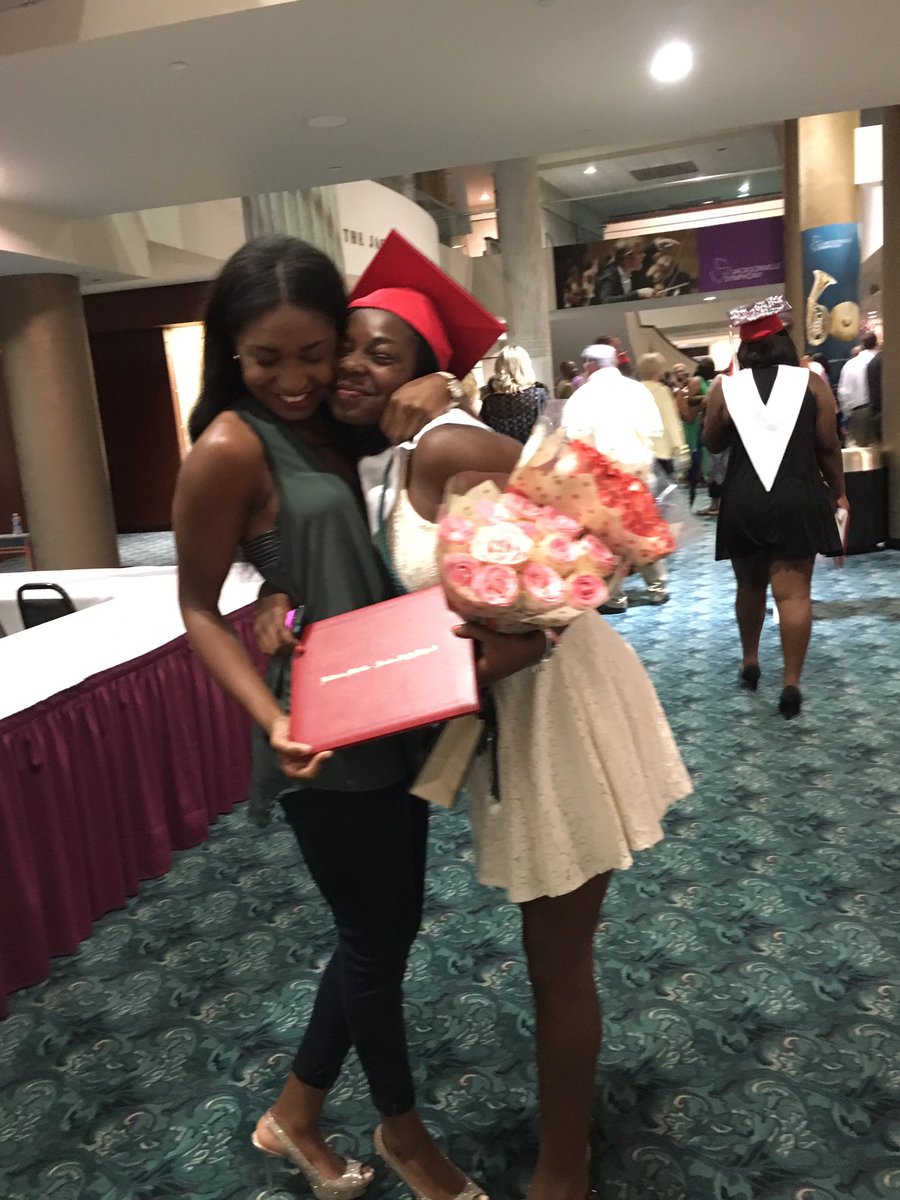 shutuplaa's tweet photo. Never been more proud of her ๐ฉ๐ That's my heart right there โค๏ธ #2k16Grad https://t.co/ene7FNOwmf