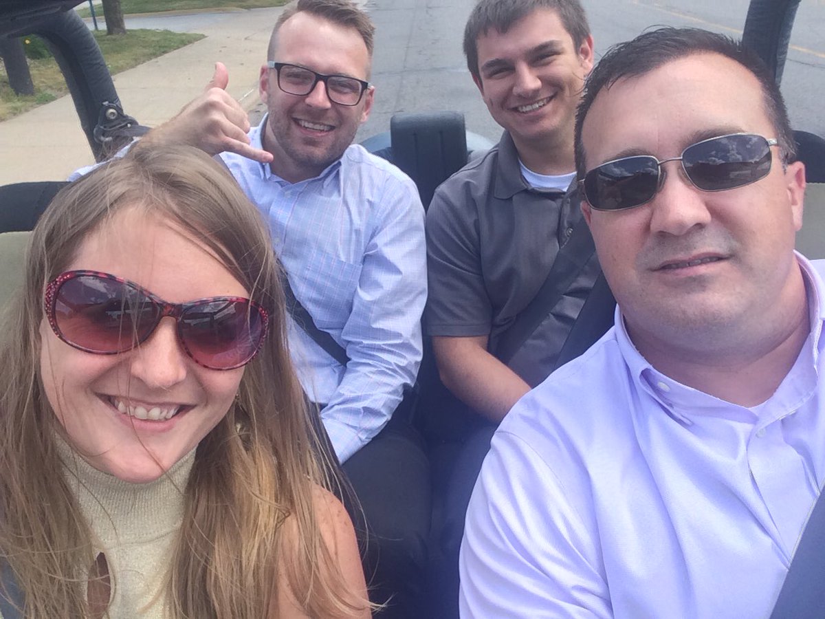 deekaydavidson's tweet photo. @Gibson_GC @RBartolacci #MondaylunchbreakJeepselfie https://t.co/N4rnomyKrb
