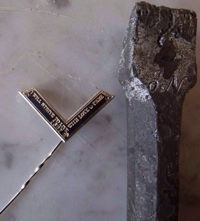 masonicjeweler's tweet photo. Be the first in your Lodge to own the Baal's Bridge Square lapel pin! Buy it now from https://t.co/foNDca1E7N https://t.co/RFkUDdEXAk