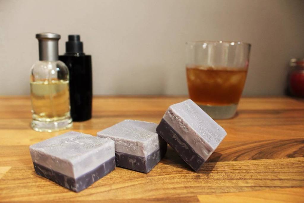 cheshire_wax_co's tweet photo. Gentlemen's Club Scented Soy Wax Melt

#cheshirewaxcompany #aftershave #scentsformen #soyw… https://t.co/R488kLZLmS https://t.co/7V0OevU7zj
