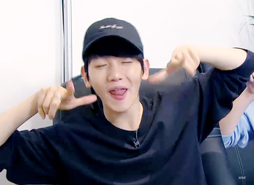 Mr__mini's tweet photo. 내맘속엔 백현이 항상 넘버원이지LOL ;ㅅ;)9!!! https://t.co/BBQp4aPnGx