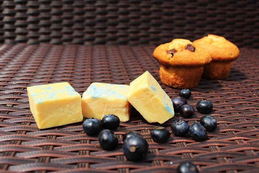 cheshire_wax_co's tweet photo. Blueberry Muffin Scented Soy Wax Melt
#cheshirewaxcompany #blueberry #muffin #blueberrymu… https://t.co/hkj9OqcWjm https://t.co/Q4yqbwkMl4