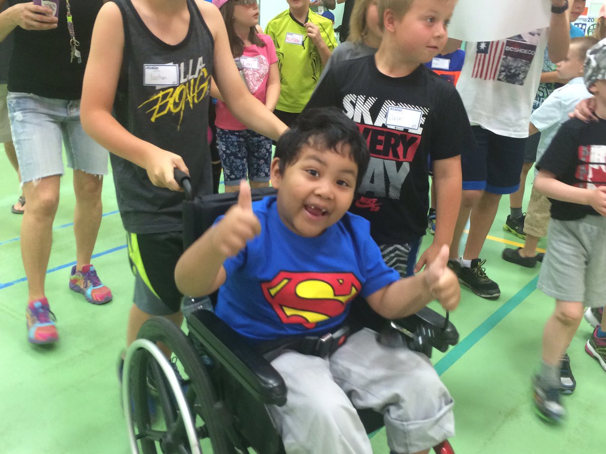 manfay8's tweet image. @_StBens SportsDay fun!  @STARCatholic