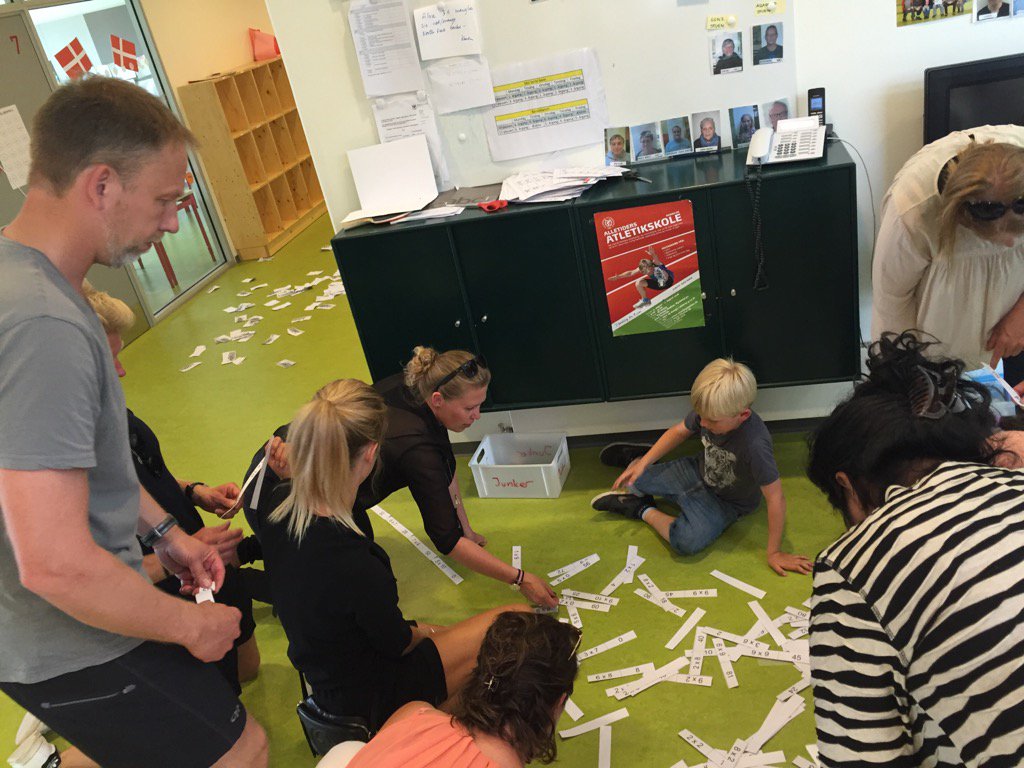 Camillaebbesen2's tweet photo. @KlostermSkole matematikleg 2.c. https://t.co/JRmKE8SIKG
