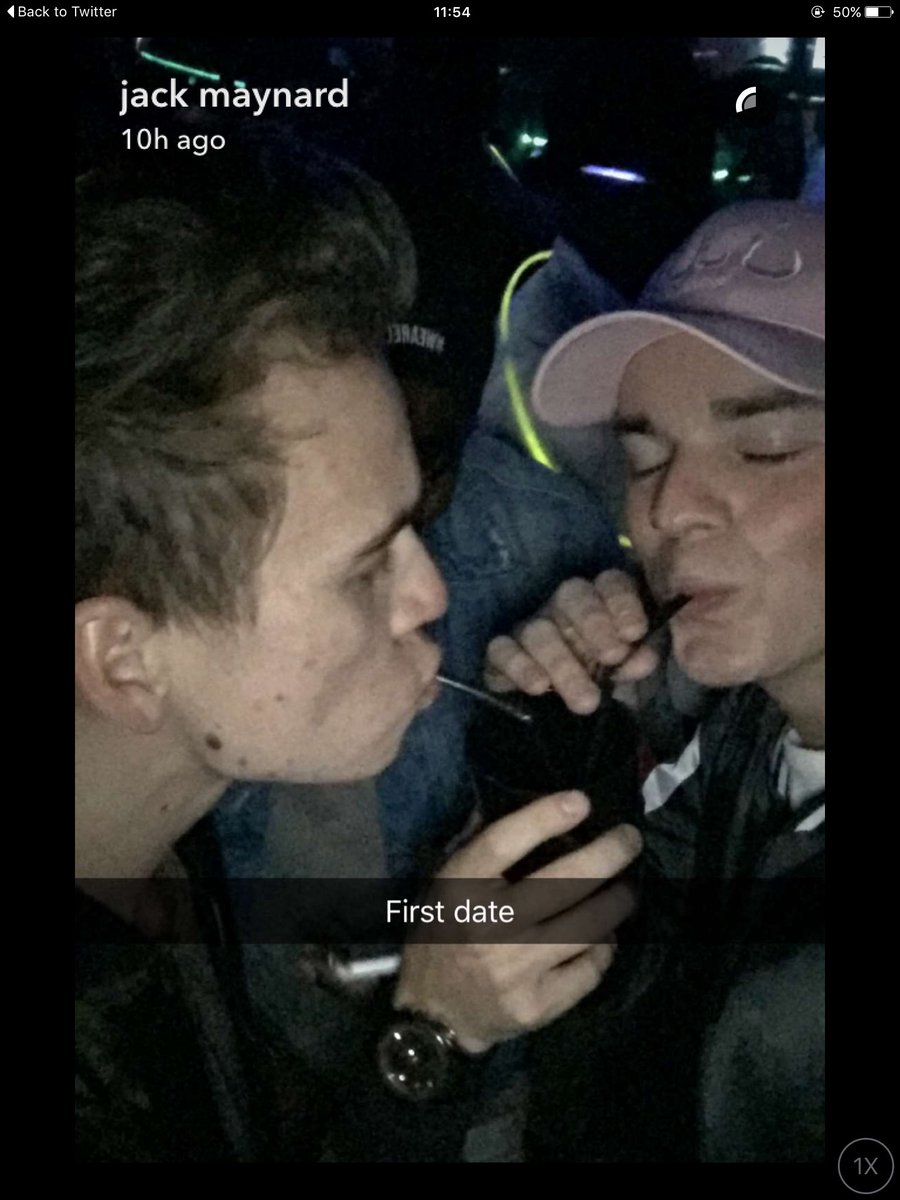 HumbleSugg's tweet photo. @Joe_Sugg and @Jack_Maynard23 
I ship it 😂 #Joack ❤️💖💜👑 https://t.co/QAIZRYUy9W
