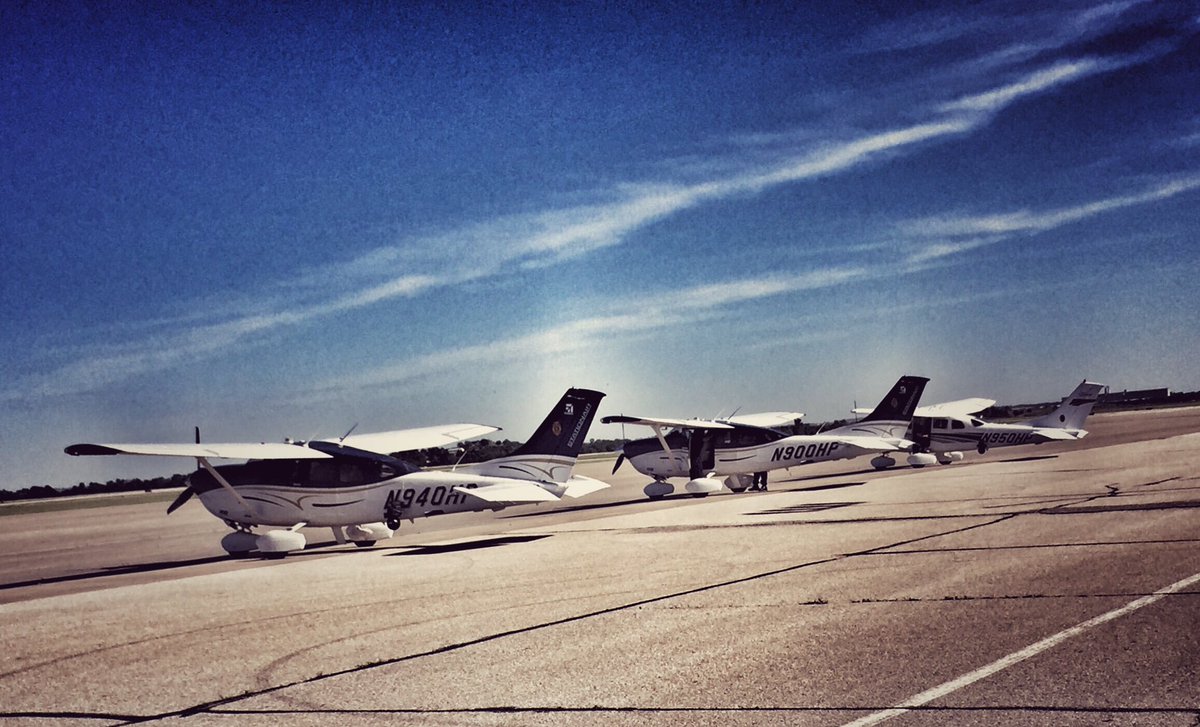 KHPTrooperGary's tweet photo. The @kshighwaypatrol aircraft unit! KHP's eyes in the skies! 

#CadetLaw https://t.co/UkrXPl7sMz