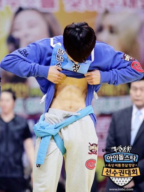 daily_abs's tweet photo. BTS's Jungkook 
[ #lovebts #JK #JUNGKOOK #BTS ] https://t.co/BfO6MKyOWl