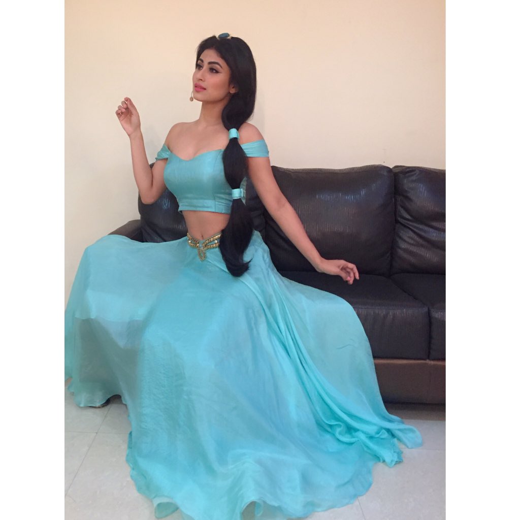 Mouni Roy,hot,pic,latest,image,picture,photos,So You Think You Can dance,Jasmine,&TV,And TV,dress, blue dress