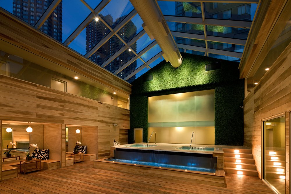 SwingShift_App's tweet photo. Tuesday isn't too early to plan the weekend-right? @THEOUTNYC now avail for 24hr stays when you download Swing Shift https://t.co/iRE5Bd9X9d