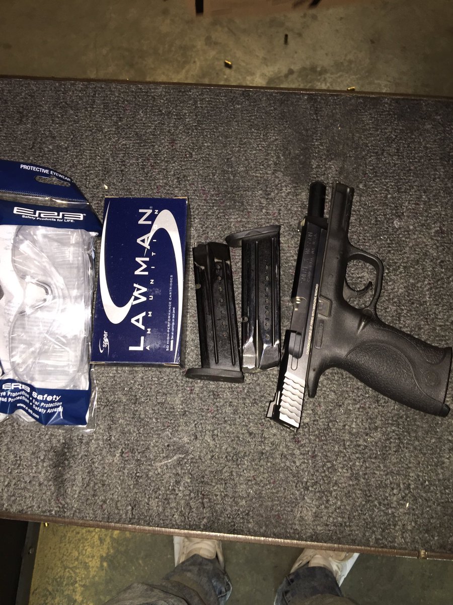 StaxxAFool's tweet image. 50 rounds go quick 💥🔫😩 #RangePractice