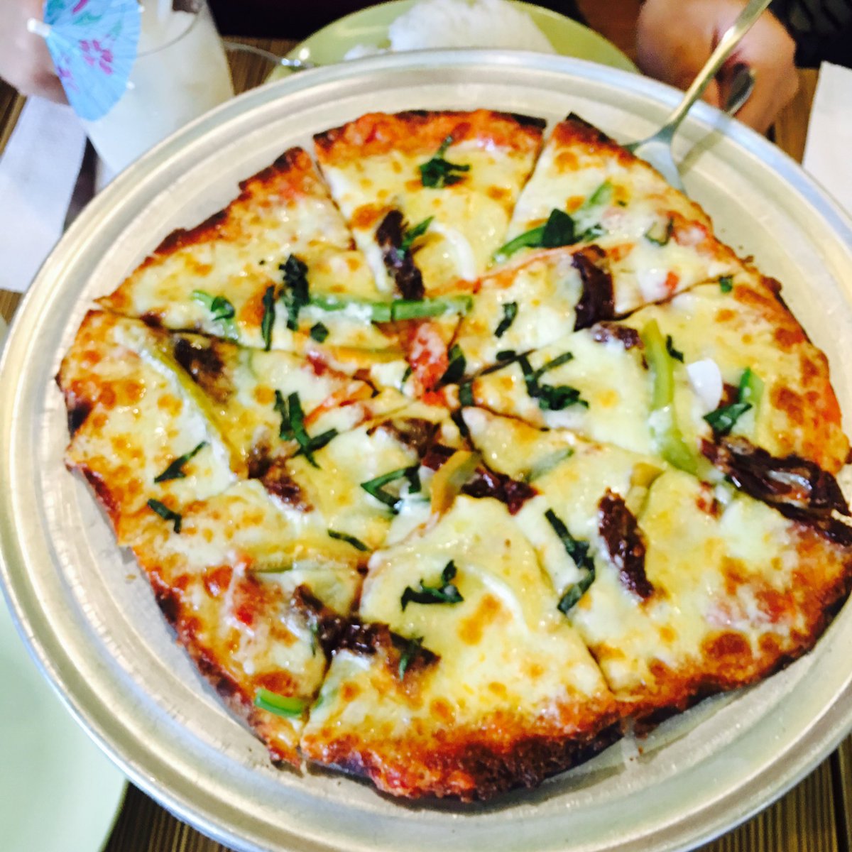 Heyjaylopez's tweet image. Reunited.. First year college friends! ✌🏼️💕 #Win #Firstfayofschool #Vacanttime