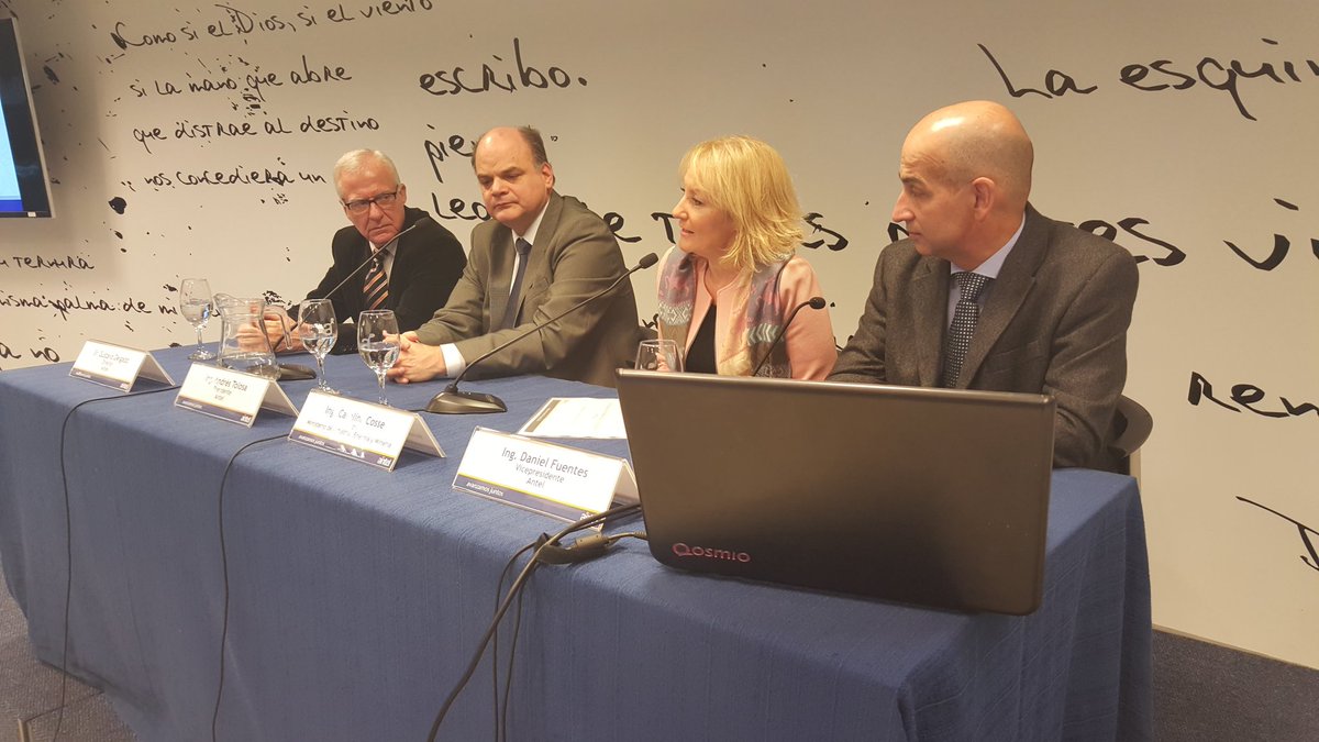 MIEM_Uruguay's tweet photo. Esta experiencia es una forma más de cooperación que generará más insumos para mejores políticas públicas #fosvi https://t.co/ydHxpK8uiZ