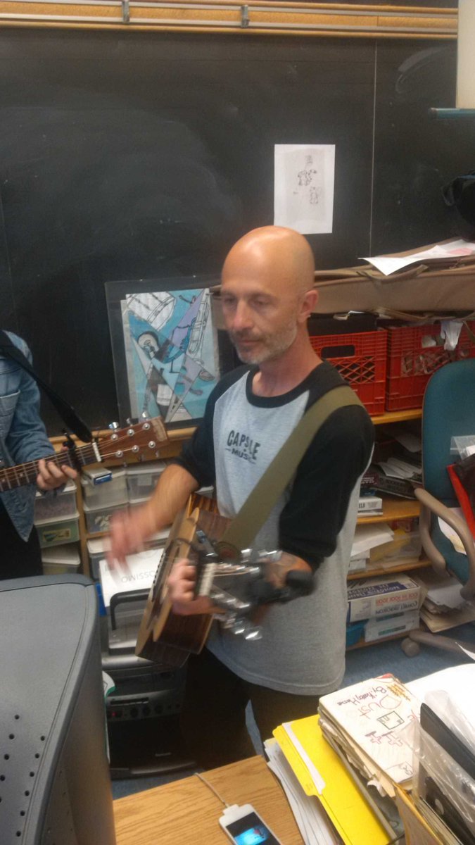 JackNigro's tweet image. Mr. Vescarelli @CliffsideP_TDSB provides a great lunch time space and mentorship for these great kids.#MSICEdAppHack