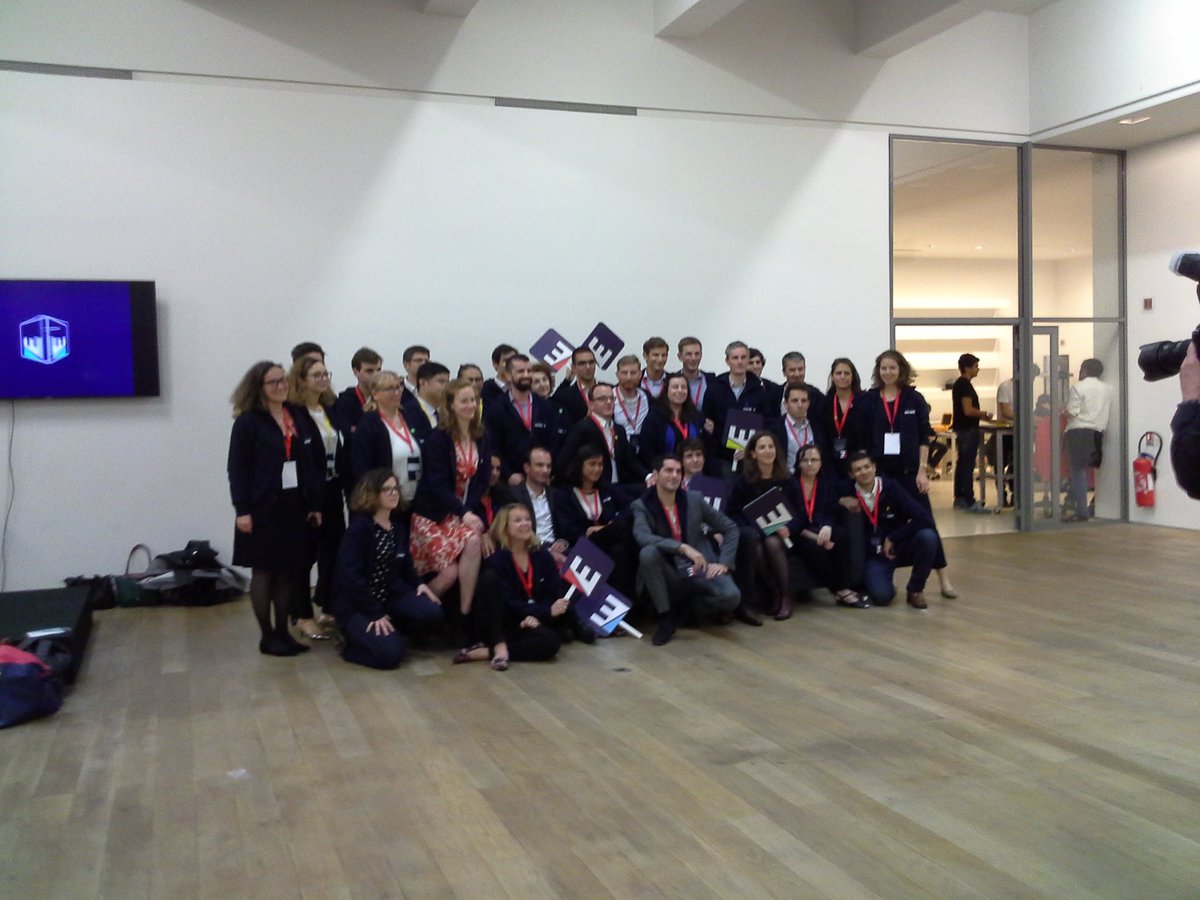 Sofdeboisco's tweet photo. La dream team de #l'Agence du numérique https://t.co/RPjV5ZEU5U