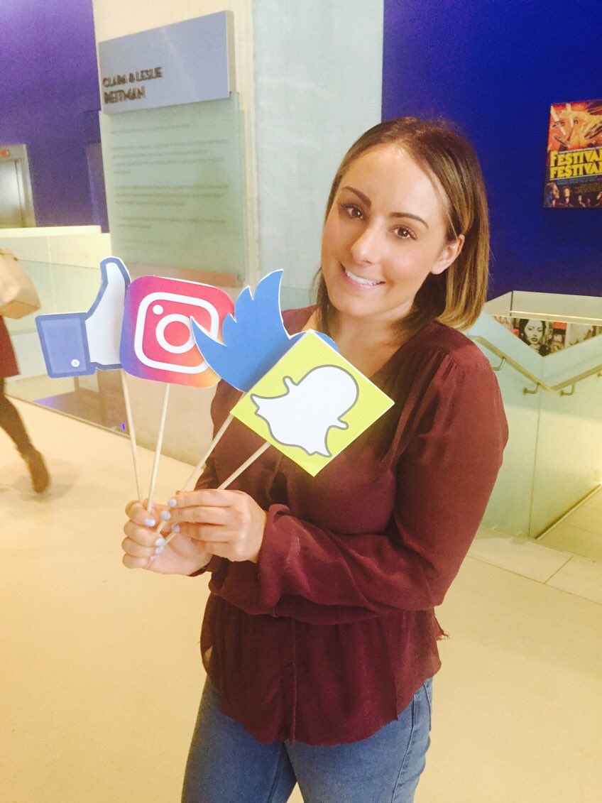 juliaavgray tweet media