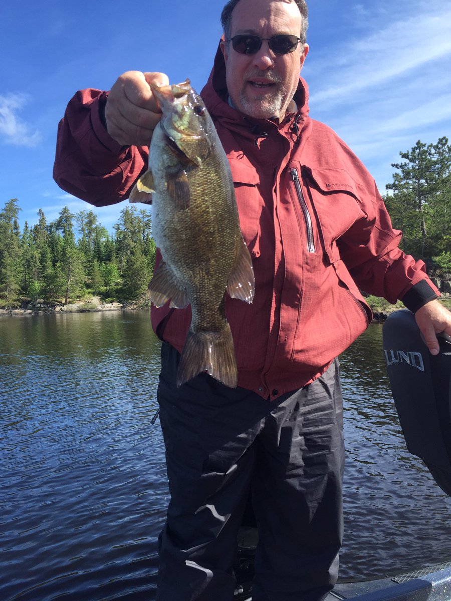 Tillermanrl's tweet photo. Smallmouth time #rainy lake houseboats. Jon Balaski and Billy Dougherty win the front battles#Mercury # Lund https://t.co/nLrzrtrXl5