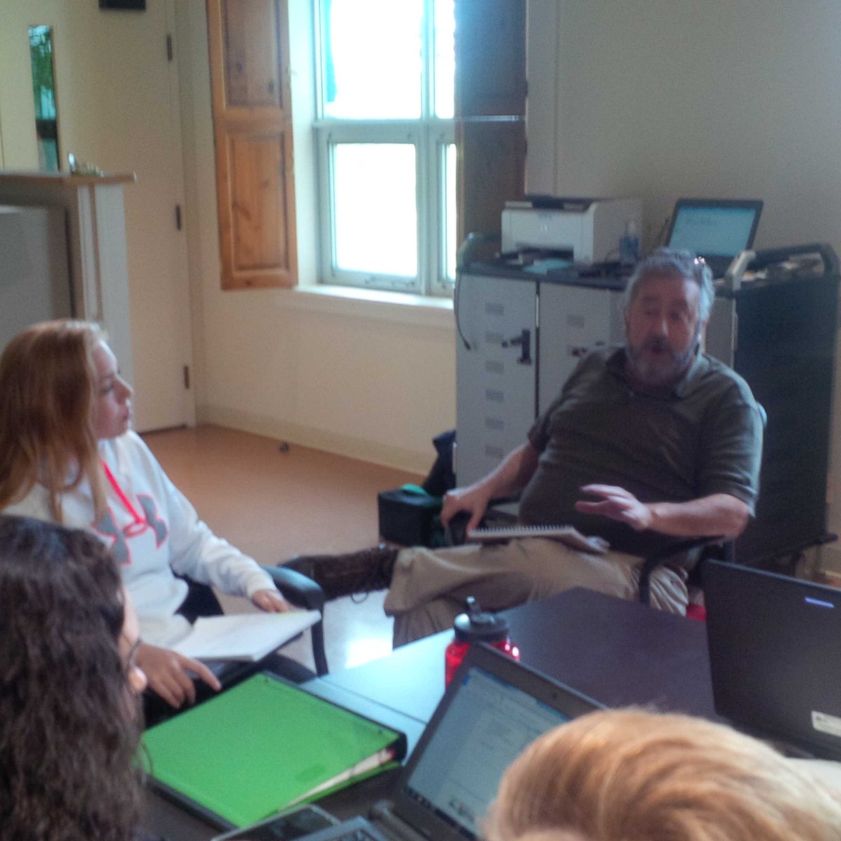 neilorford1's tweet photo. Author/historian Blake Heathcote help @DHP2016 studs. curating their Veteran IBOOKS @DufferinMuseum @ugdsb @OHASSTA https://t.co/xRJK7i6LVU