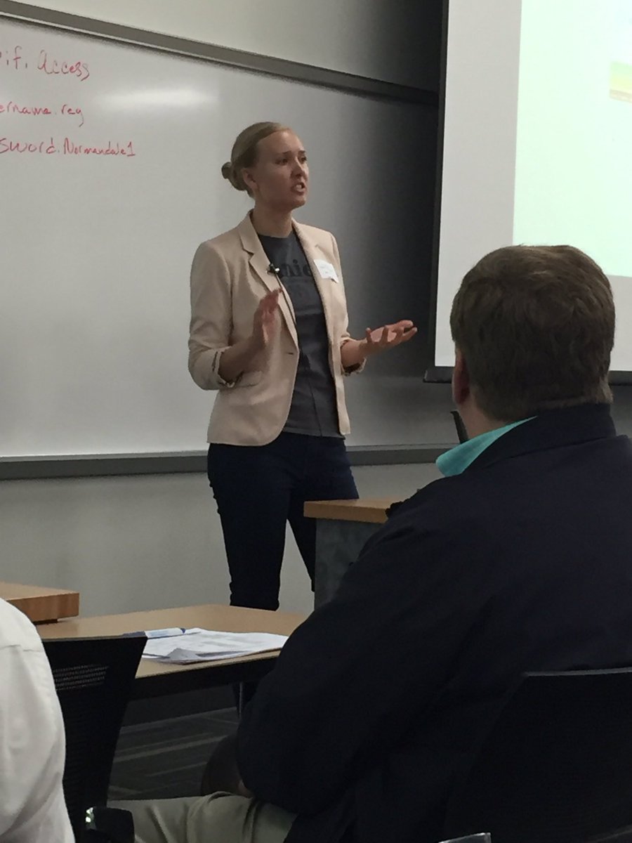 LMSchlosser's tweet image. Liz Caroll-Anderson rocking Hadoop for @GeneralMills @MinneAnalytics #womenintech #BigDataTech