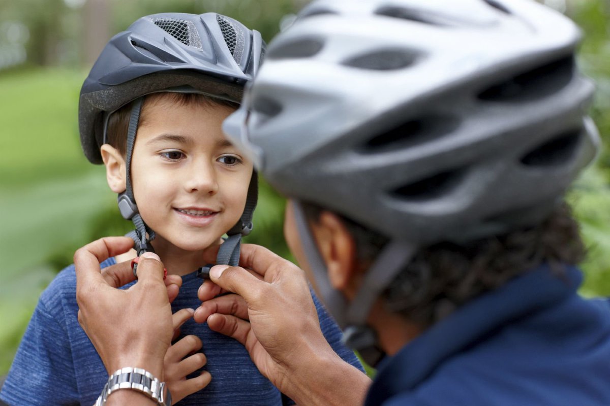 TOPublicHealth's tweet photo. June is #BrainInjuryAwarenessMonth. Learn how to protect your head while cycling. https://t.co/rnzqxKOlmq #BikeMonth https://t.co/Xo8MXXKCwn